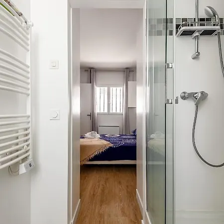 شقة 1 Bedroomed Repos باريس