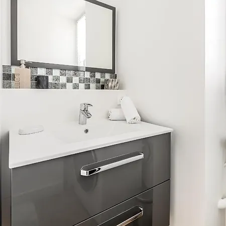 1 Bedroomed Repos شقة