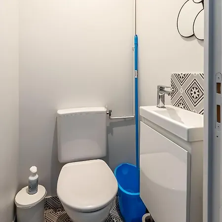 1 Bedroomed Repos パリ