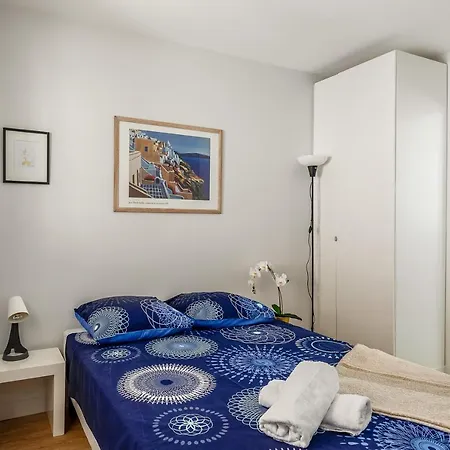 1 Bedroomed Repos *